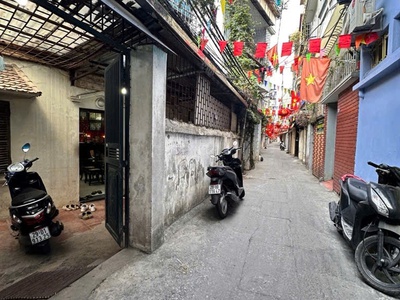 Bán nhà tập thể tầng 1 bùi ngọc dương 1 nhà ra phố kinh doanh hai bà trưng 0