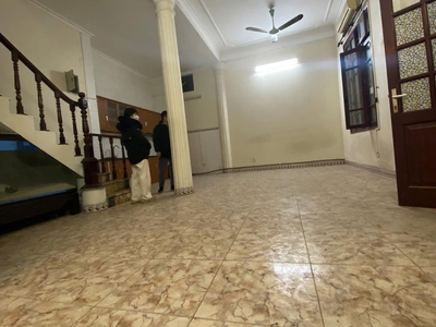 Cho thuê nhà ngõ ô tô Thịnh Hào 1 - Đống Đa  50m x 3.5T giá 12tr, ở nhóm, gia đình 0