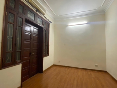 Cho thuê nhà ngõ ô tô Thịnh Hào 1 - Đống Đa  50m x 3.5T giá 12tr, ở nhóm, gia đình 1