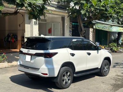 Bán Toyota Fortuner 2020, số sàn, máy dầu, màu trắng. 1