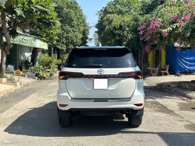 Bán Toyota Fortuner 2020, số sàn, máy dầu, màu trắng. 2
