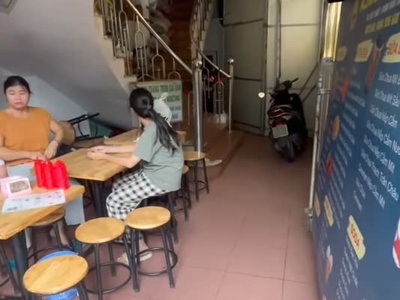 Chính chủ cho thuê mặt bằng đầu chợ nhà xanh: số 1 ngõ 1 phan văn trường, dịch vọng, cầu giấy, hà 0