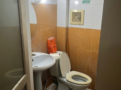 Chính chủ cho thuê mặt bằng đầu chợ nhà xanh: số 1 ngõ 1 phan văn trường, dịch vọng, cầu giấy, hà 2
