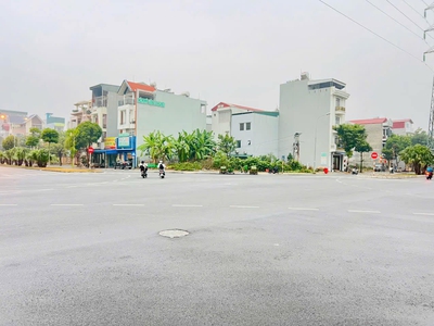 Bán đất ngã 4 Phạm Văn Đồng và Thanh Bình, ph Thanh Bình, TP HD, 102m2, mt 6m, KD đắc địa 0