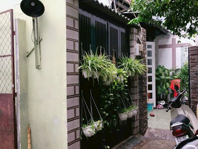 Bán gấp nhà 3 mặt hẻm Lạc Long Quân, P.5, Q.11. 3