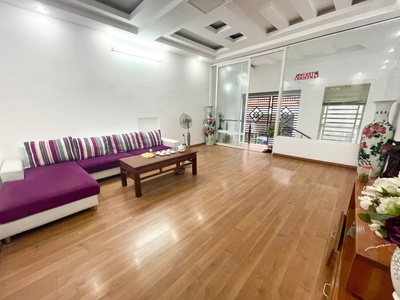Cho thuê nhà Văn Cao 6 p.ngủ khép kín, DT: 75m2. 0