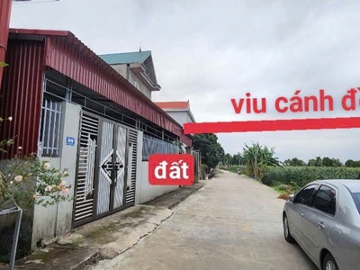 Nổ thẳng  không vòng vo dt 80 m fun thổ cư đường thông rộng 4,5 đến 5 m  cách đường tỉnh lộ 418 120 3