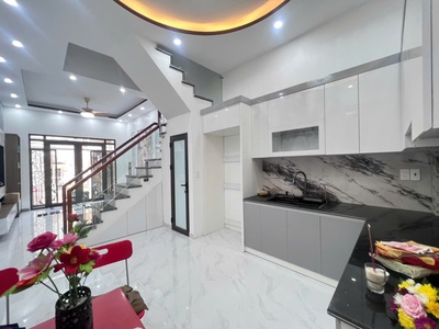Gia đình chuyển công tác cần bán gấp căn nhà 3 tầng 46m2 trong ngõ trần nguyên hãn, lê chân, hải 2
