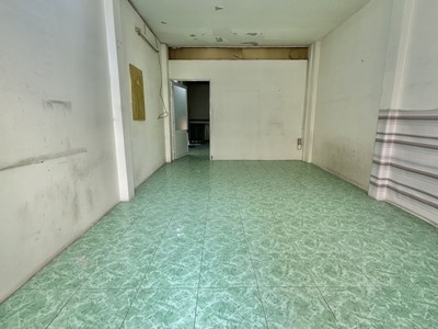Bán nhà nát hẻm 606 đường 3/2 Q.10 ngang 4m x 12,5m hẻm trước nhà 6m giá 8,5 tỉ thương lượng nhiều 5