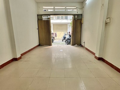 Bán nhà nát hẻm 606 đường 3/2 Q.10 ngang 4m x 12,5m hẻm trước nhà 6m giá 8,5 tỉ thương lượng nhiều 4