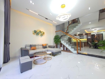 Nhà phố đẹp 3 tầng x 75m2, full nội thất, đường 5m5 cạnh biển nguyễn tất thành, hòa minh - chỉ 0