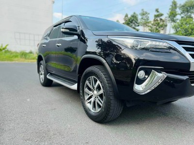 Bán xe Toyota Fortuner 2018, số tự động, máy xăng 2.7V 4x4, màu đen. 4