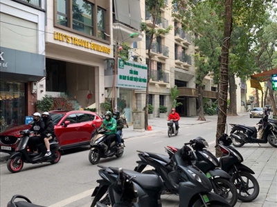 Bán nhà mặt phố Lý Nam Đế - Tầng 1 không có nóc - Diện tích 89m2 - Giá 14,5 tỷ 0