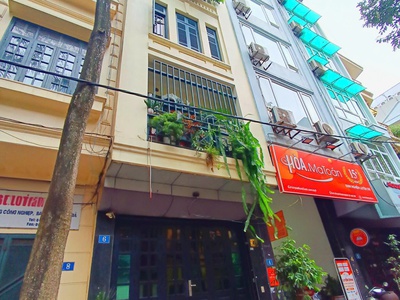 Bán nhà mặt ngõ hoàng cầu, đống đa. ngõ nông, ô tô dừng đỗ. dt 51m x 5 tầng x mt 4m 2