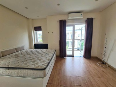 Nhà kdc mega village, khang điền, cho thuê 13tr. tháng, diện tích 75m2, 3 tầng, 3 phòng ngủ 2