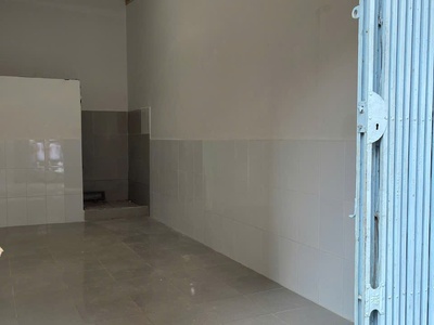 Phòng trọ 1,8 triêụ mặt tiền hẻm đối diện trường châu văn liêm 1