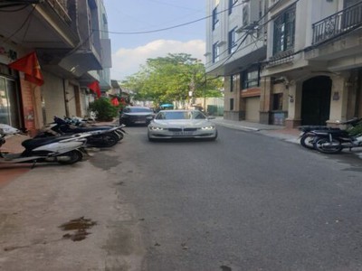 Bán nhà mặt ngõ khương trung 5 tầng muốn giao dịch luôn 4