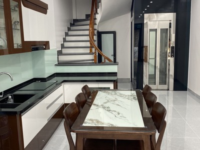 Cho thuê nhà khu Văn Cao, 4 p.ngủ khép kín, có thang máy. 3