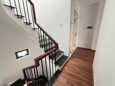 Nhà mới ở ngay phố đàm quang trung,52m2,6 tầng, mặt tiền  4.25m, 9.8 tỷ. long biên. 3