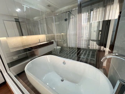 Nhà mới ở ngay phố đàm quang trung,52m2,6 tầng, mặt tiền  4.25m, 9.8 tỷ. long biên. 2