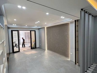 Nhà mới ở ngay phố đàm quang trung,52m2,6 tầng, mặt tiền  4.25m, 9.8 tỷ. long biên. 1