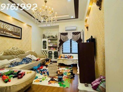 Nhà mặt đường chợ hàng buôn bán kinh doanh tốt. chỉ hơn 6 tỷ 1