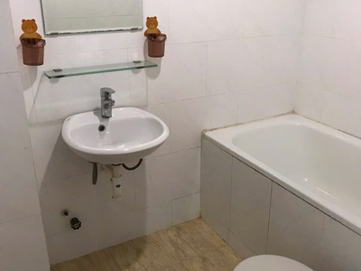 Cần bán nhà tại  404/54 nguyen dinh chieu, f4, q3, hxh, 3 x 10m, 1 trệt   4 lầu, nó hậu, 3 wc, 3 2