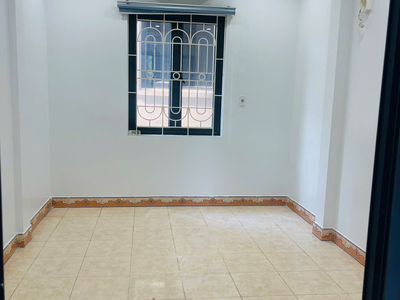 Cho thuê nhà nguyên căn 40m2, xây 4 tầng, 2 phòng/tầng, CHÍNH CHỦ, miễn trung gian, Lạc Long Quân 8