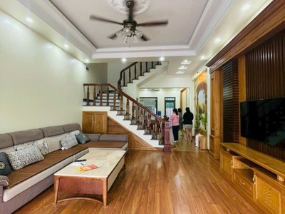 Cho thuê nhà Văn Cao, DT: 83m2, 7 p.ngủ khép kín. 0