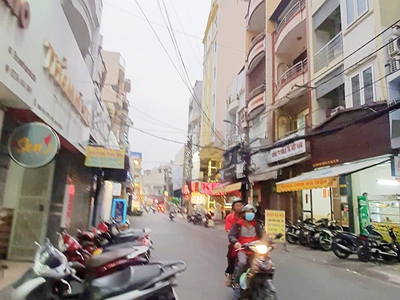 Cho thuê nhà mặt tiền đường 285 CMT8, Phường 12, Quận 10. 5 Tầng, DT 4x16 chỉ 40tr 2