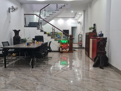 Ngân hàng dí, hạ giá tận 1 tỷ  bán nhà mặt phố hùng vương, buôn ma thuột - 100m , chỉ còn 5.7 tỷ 0