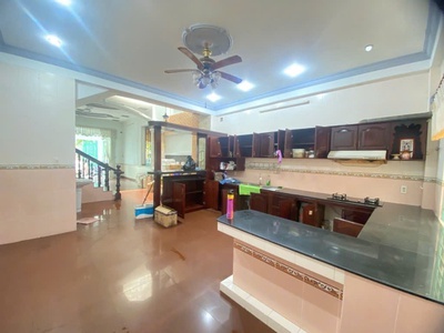 Khu vip tên lửa view công viên 4 tầng chỉ nhỉnh 13 tỷ 1