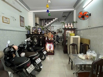 Giá chào mới 10.9 tỷ chào mới 11.5 tỷ, mặt tiền kinh doanh ngay tên lửa 1