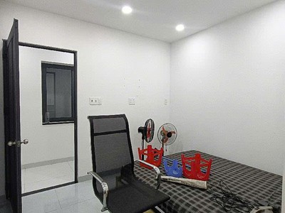 Cần bán gấp nhà mặt tiền 134m2 tại phường phước quận 9 bình xetải đậu thoải mái. 2