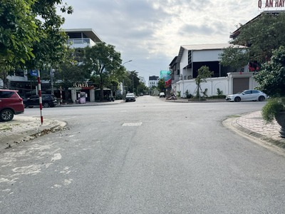 Chuyển công tác bán 140m2 đất mặt phố Nguyễn Khiêm Ích, KĐT 31ha Trâu Quỳ. View doanh trại Quân Đội 1