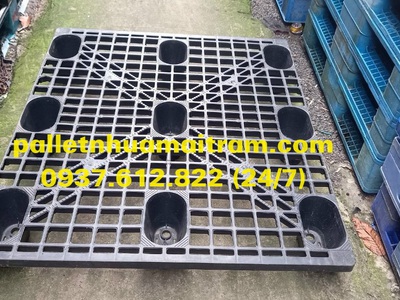 Pallet nhựa qua sử dụng được tái sử dụng lại trên thị trường rất lớn 1