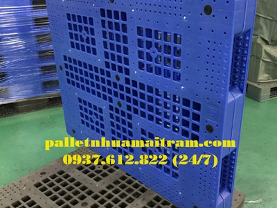 Pallet nhựa qua sử dụng được tái sử dụng lại trên thị trường rất lớn 5