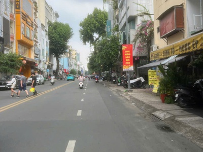 HOT  Chỉ với 45 tỷ sở hữu ngay nhà MT Võ Văn Tần P.5 Q.3. 1