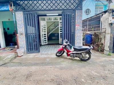 Chính chủ gửi bán nhà - chuyển định cư nước ngoài  - gần chợ đệm bình chánh 0