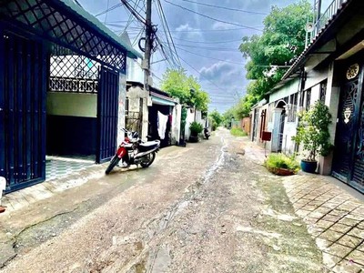 Chính chủ gửi bán nhà - chuyển định cư nước ngoài  - gần chợ đệm bình chánh 9