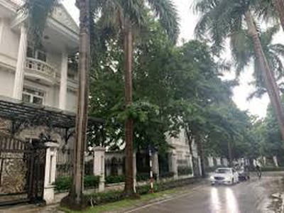 Bán biệt thự khu c5 ciputra  217m2 sau nhà là hồ điều hòa và công viên rộng 60ha 0
