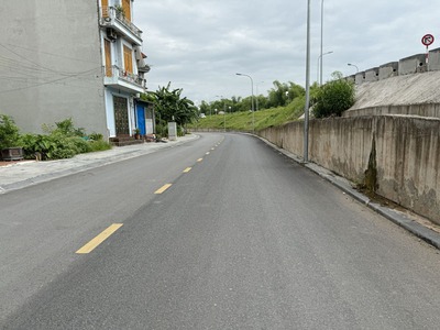 Chính chủ cần bán 214,7m2 đất đường đê Vàng, Phúc Lợi. Khổ đất đẹp, không lỗi phong thủy 4