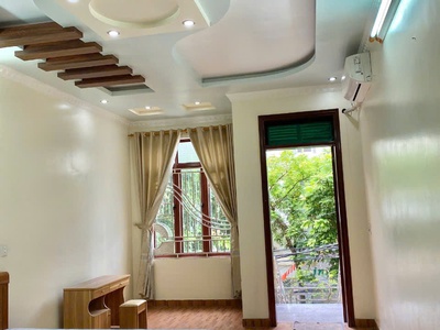 Cho thuê nhà phố Văn Cao cực đẹp giá tốt 1