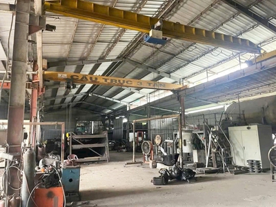 Cho thuê Xưởng 300m2- 500m2 - 800m2 Sẵn cẩu trục, Điện 3 Pha, Xe cont 24/24 0
