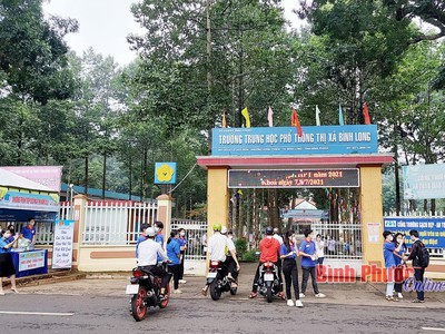 Bán lô đất thổ cư ngay góc ngã 4 đường phan bội châu trường chuyên bình long 268tr 2