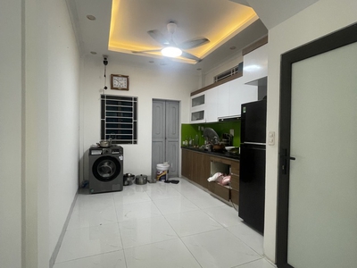 Bán nhà an dương vương- tây hồ lô góc - nhà đẹp ở luôn - nội thất cơ bản - an sinh đỉnh - khu vực 1