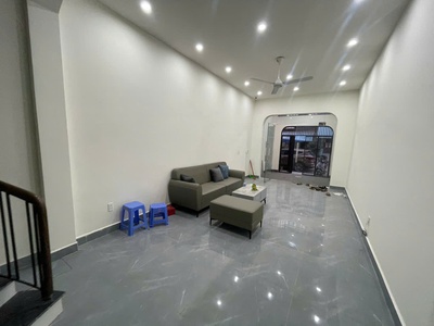 Cho thuê nhà phố Văn Cao, 5 ngủ khép kín, DT: 83m2. 2