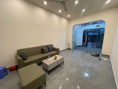 Cho thuê nhà phố Văn Cao, 5 ngủ khép kín, DT: 83m2. 0