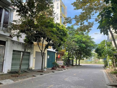 Cần bán 66m2 đất đường Lê Văn Hưu khu Vạn Lộc chỉ 3,13 tỷ 0