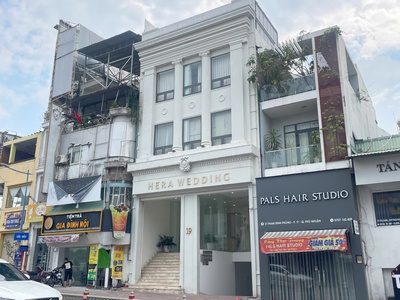 Cho thuê tòa nhà 17-19 Phan Đình Phùng, P1, Phú Nhuận. Hầm, 3 Tầng, Sân Thượng, Thang Máy 1